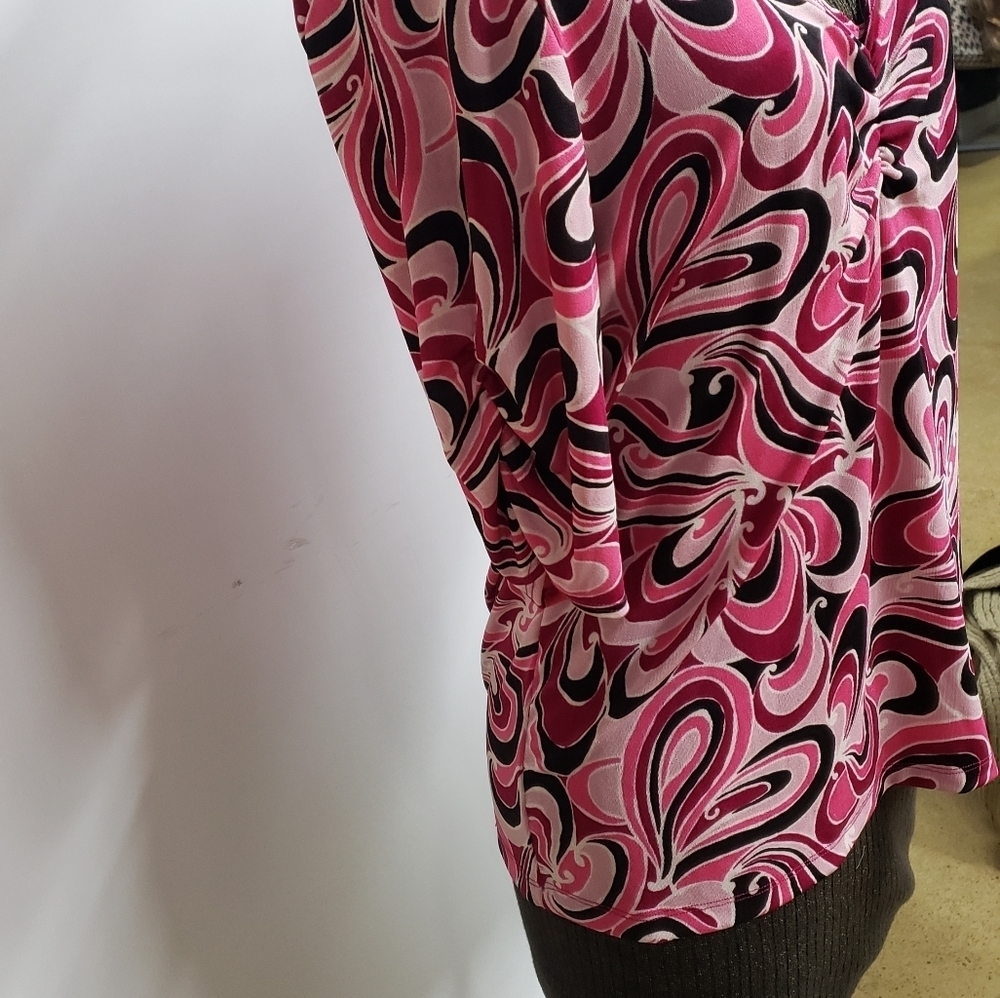 Kim & Co. Raspberry Print Top - Picture 2 of 7
